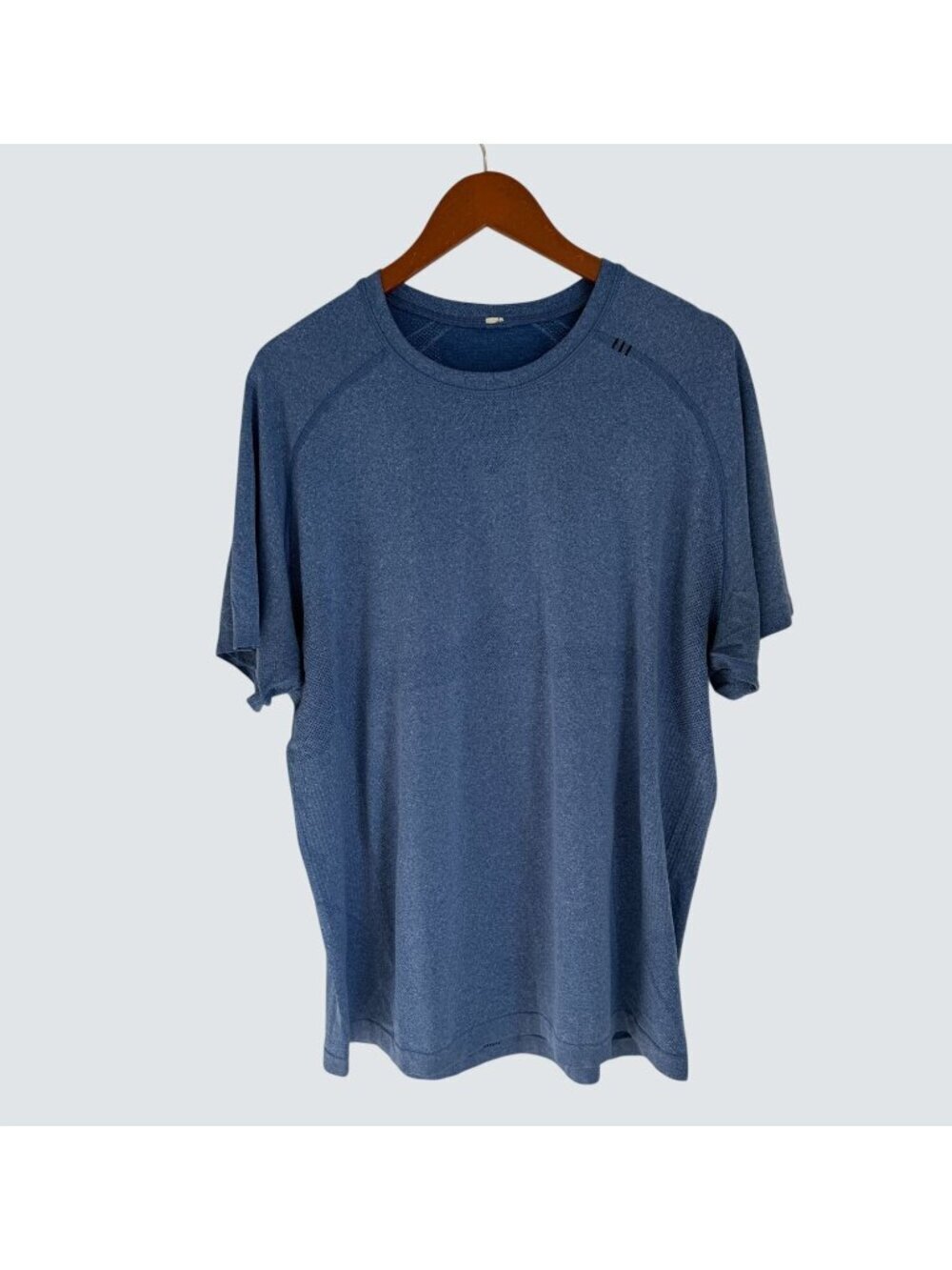 Lululemon Metal Vent Tech Short Sleeve Shirt Blue Seamless Performance Shirt - S